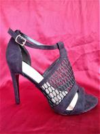 Suede open pump met enkelbandje maat 40, Ophalen, Pumps, Zwart, Nieuw