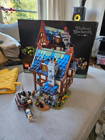 LEGO Ideas 21325  Medieval Blacksmith beschikbaar voor biedingen
