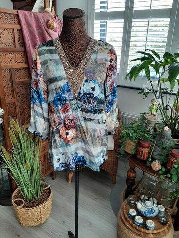 MADELEINE!Prachtige blouse/Mooie print+versiering halslijnML beschikbaar voor biedingen