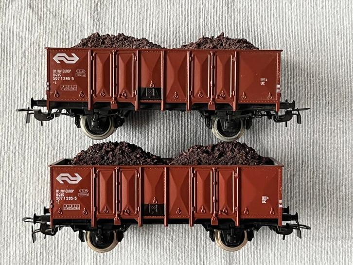 2 Piko NS hoge bakwagens met lading, Hobby en Vrije tijd, Modeltreinen | H0, Gebruikt, Wagon, Gelijkstroom, Piko, NS, Ophalen of Verzenden