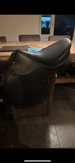 2 zadels hendry rivel ( nieuw.)16,5 & 17,5 inch, Dieren en Toebehoren, Paarden en Pony's | Zadels, Ophalen of Verzenden, Gebruikt