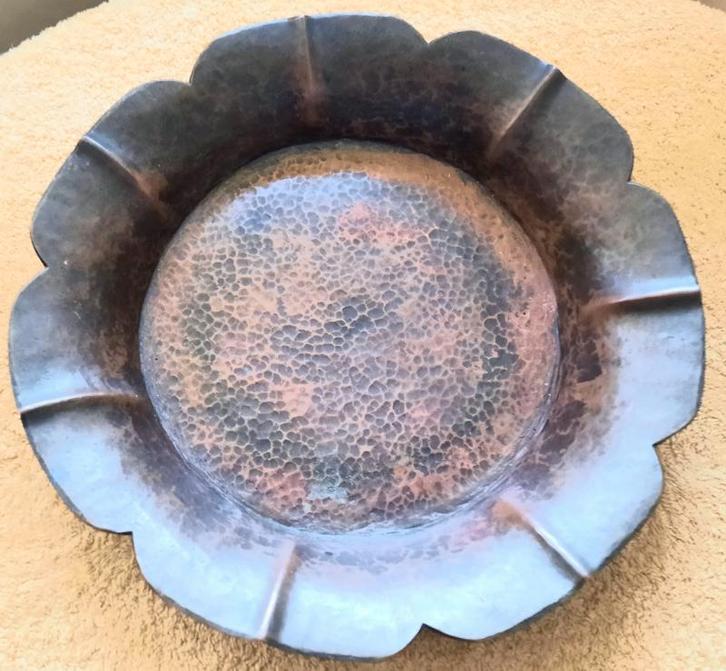 Amsterdamse school gehamerd zware rood koperen fruitschaal, Antiek en Kunst, Antiek | Koper en Brons, Koper, Ophalen of Verzenden