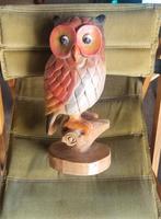Vintage handgemaakte houten uil