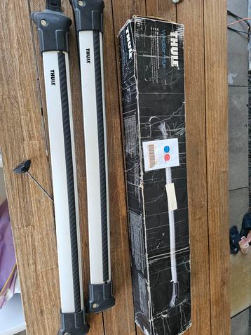 In goede staat Thule Wingbar Edge 9583 lage dakdragers beschikbaar voor biedingen