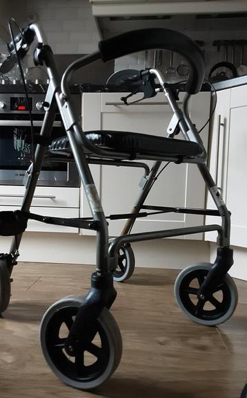 Lichtgewicht rollator  beschikbaar voor biedingen