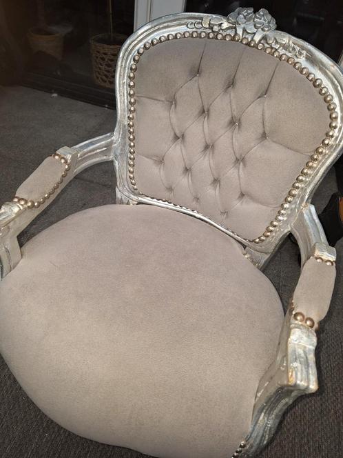Grijze kinder barokstoel, Kinderen en Baby's, Kinderkamer | Tafels en Stoelen, Zo goed als nieuw, Stoel(en), Ophalen
