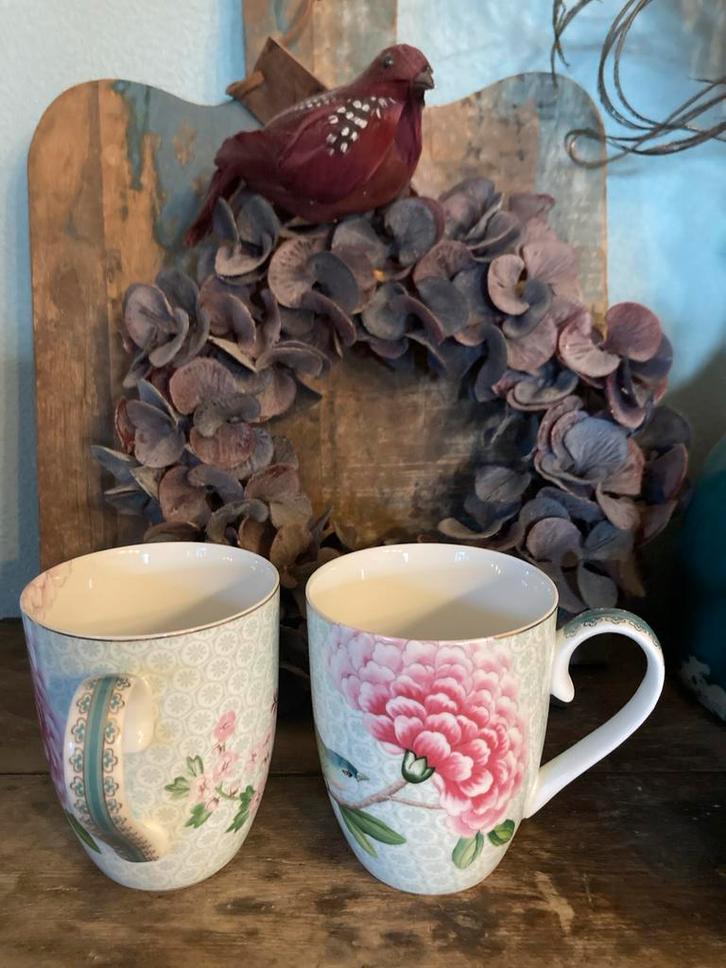 Pip Studio Blushing Bird Thee Bekers (2 stuks), Huis en Inrichting, Keuken | Servies, Zo goed als nieuw, Kop(pen) en/of Schotel(s)