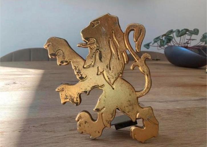 Oud Embleem Peugeot incl. bevestiging, Verzamelen, Automerken, Motoren en Formule 1, Zo goed als nieuw, Auto's, Ophalen of Verzenden