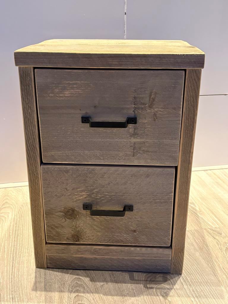 2 Steigerhouten Nachtkastjes h50xb35xd35, Huis en Inrichting, Slaapkamer | Nachtkastjes, Ophalen, Gebruikt, Minder dan 45 cm, Minder dan 55 cm