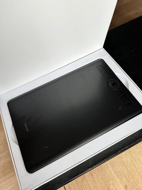 Wacom Intuos Pro Medium, Computers en Software, Tekentablets, Zo goed als nieuw, Ophalen