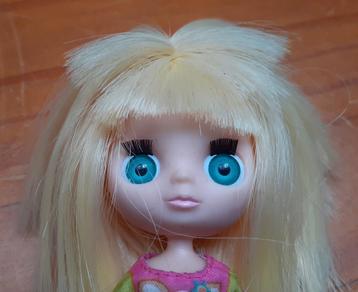 mini blythe pop littlest pet shop  beschikbaar voor biedingen