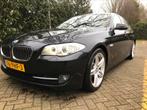 BMW 5-Serie 3.0 I 528 AUT 259PK  2011 Zwart, Auto's, BMW, Achterwielaandrijving, Beige, 2000 kg, 259 pk