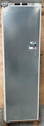 Koelkast, ijskast, koel-vries combinatie Siemens KI82LAD30, Gebruikt, 200 liter of meer, Met aparte vriezer, 45 tot 60 cm