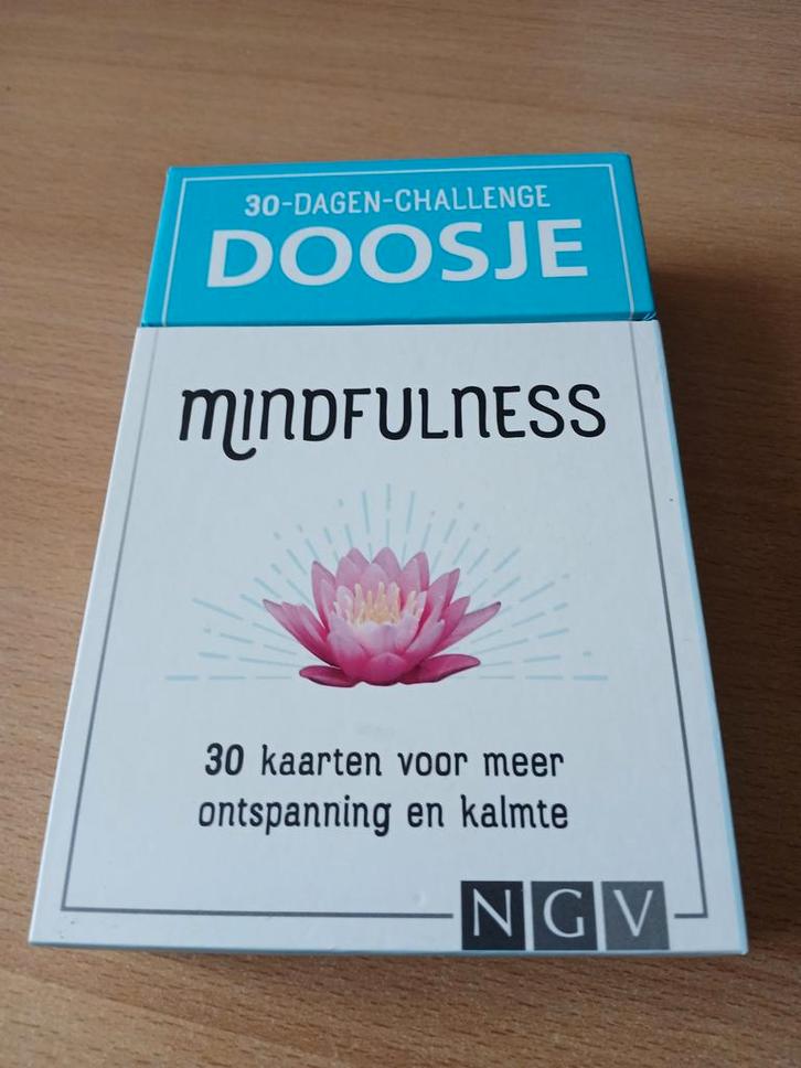 Mindfulness Doosje - 30 Dagen Challenge, Boeken, Esoterie en Spiritualiteit, Zo goed als nieuw, Achtergrond en Informatie, Meditatie of Yoga