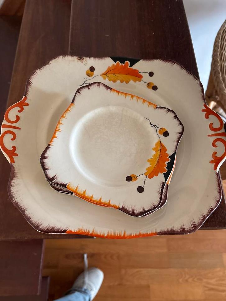 Vintage Aardewerk Borden met Herfstmotief, Huis en Inrichting, Keuken | Servies, Gebruikt, Bord(en), Overige stijlen, Aardewerk