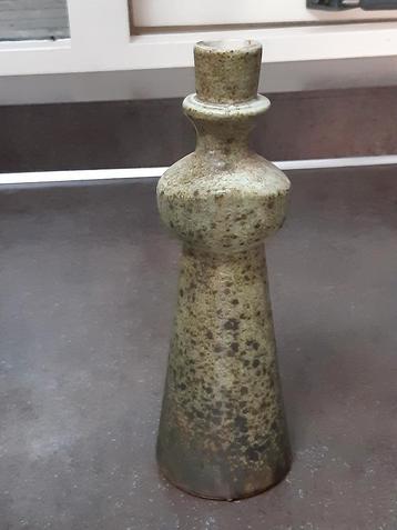 Vintage apart groen vaasje hoogte 23,5 cm beschikbaar voor biedingen