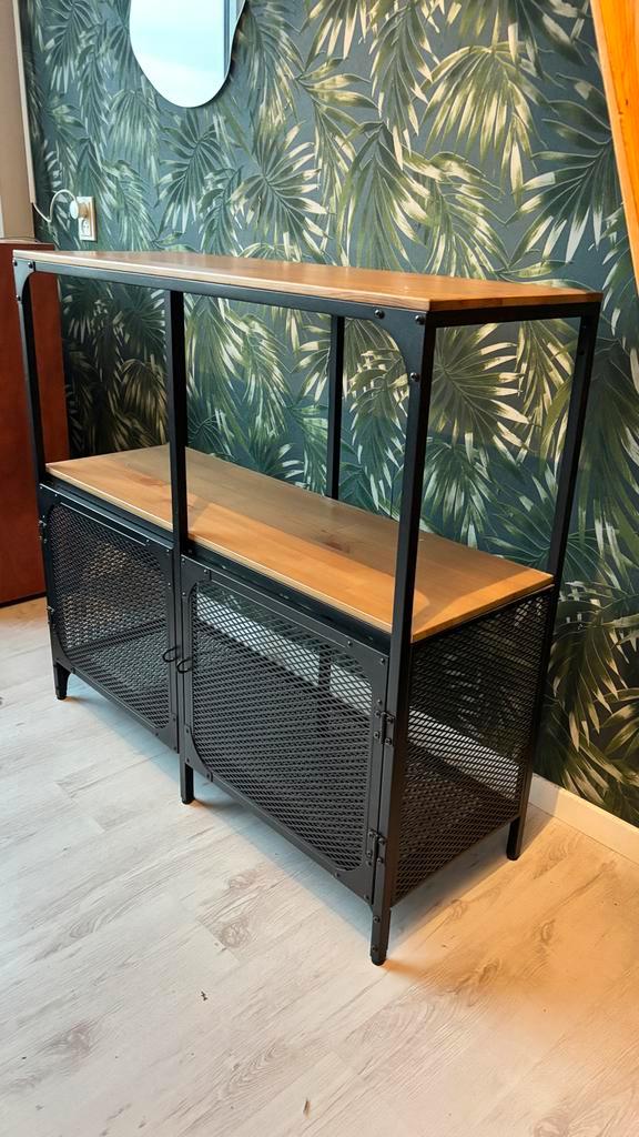 Industrieel TV Meubel / Audio Meubel Fjällbo (Ikea), Huis en Inrichting, Kasten | Overige, Gebruikt, Ophalen