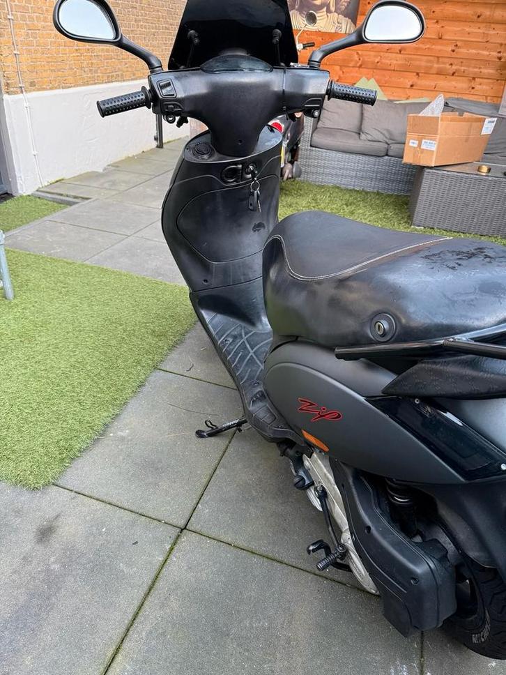 Piaggo zipp, Fietsen en Brommers, Scooters | Peugeot, Overige modellen, Benzine, Ophalen of Verzenden