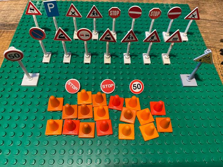 Vintage Lego Verkeersborden en Kegels, Kinderen en Baby's, Speelgoed | Duplo en Lego, Gebruikt, Lego, Losse stenen, Ophalen of Verzenden