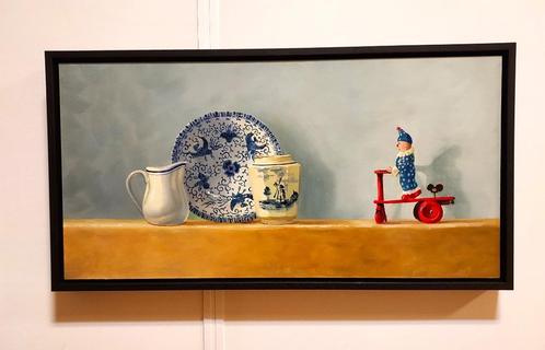 Marian van der Sanden- Stilleven met porselein en speelgoed, Antiek en Kunst, Kunst | Schilderijen | Klassiek, Ophalen of Verzenden