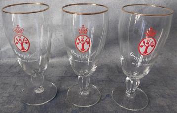 3 Oranjeboom bierglazen op voet [5852]  [VeDrGl]	 beschikbaar voor biedingen
