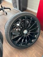 Super mooie en nette AMG velgen met winterbanden 19, Auto-onderdelen, Banden en Velgen, Gebruikt, Banden en Velgen, Winterbanden