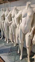 Damespoppen. etalagepoppen paspoppen, Ophalen