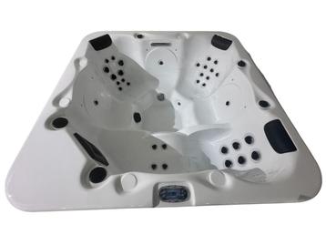 Reine d’Eau - Balboa gezinsjacuzzi Nieuw beschikbaar voor biedingen