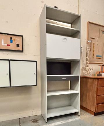 Vintage Gispen 5600 kast beschikbaar voor biedingen