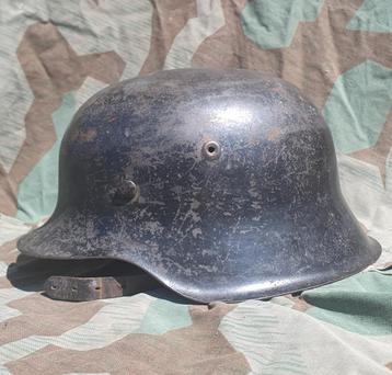Duitse helm  beschikbaar voor biedingen