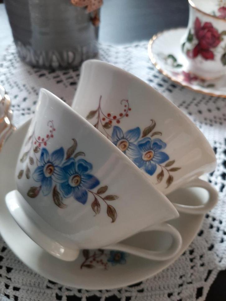 2 Oude Mosa Maastricht Kop en Schotel - Zacht Porselein, Antiek en Kunst, Antiek | Servies compleet, Ophalen