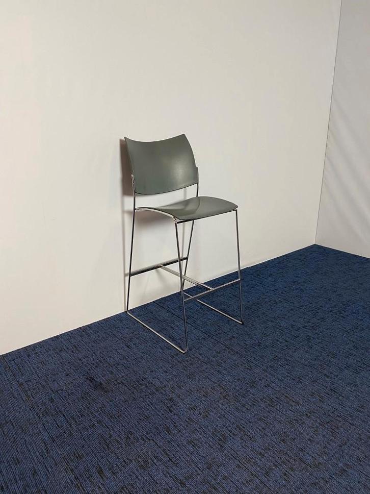 4 x Barkruk Casala Curvy, donkergrijs, Huis en Inrichting, Barkrukken, Gebruikt, 60 tot 90 cm, Kunststof, Metaal, 4 krukken, Met voetsteun