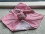 Knuffeldoek konijn merk Bambino Kruidvat lichtroze genopt, Ophalen of Verzenden, Zo goed als nieuw, Konijn