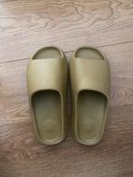 Yeezy slides, Kinderen en Baby's, Ophalen of Verzenden, Zo goed als nieuw