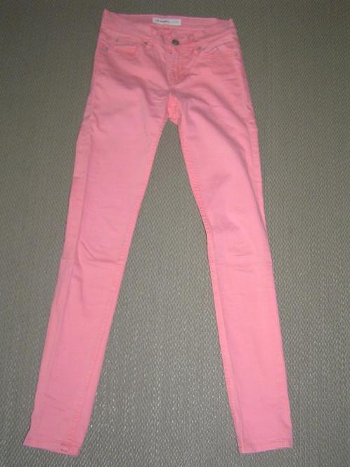 Mooie pastel roze skinny jeans maat W26., Kleding | Dames, Spijkerbroeken en Jeans, Zo goed als nieuw, W27 (confectie 34) of kleiner