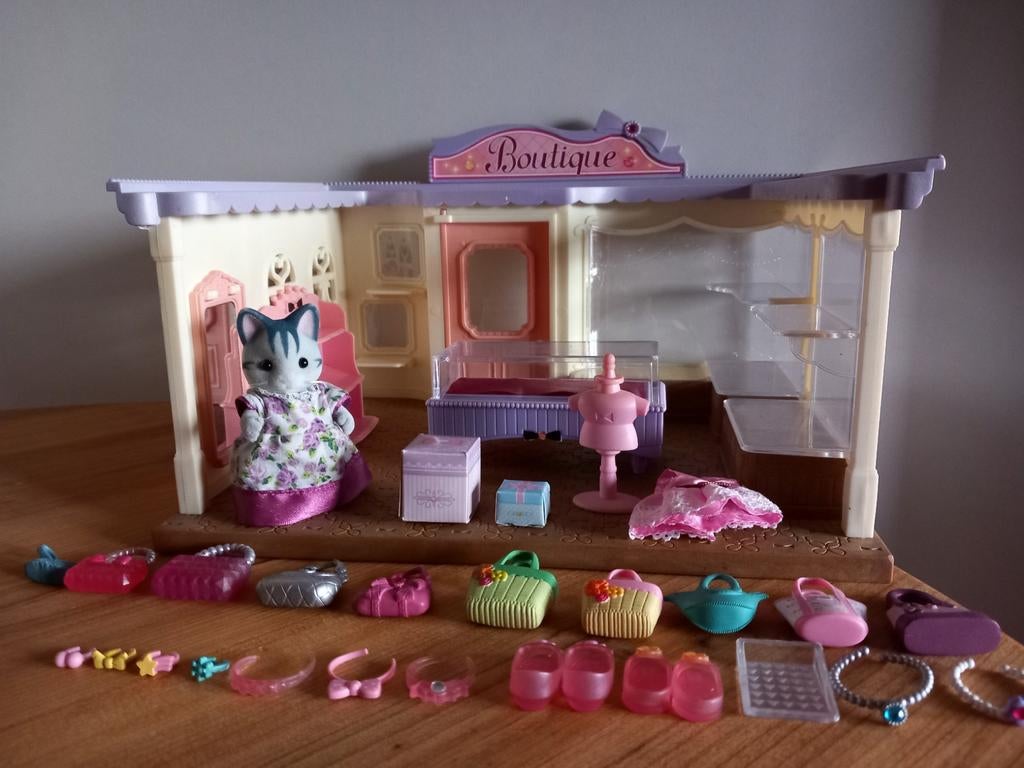 Sylvanian families boetiek/boutique/mode/winkel, Kinderen en Baby's, Speelgoed | Poppenhuizen, Ophalen of Verzenden, Gebruikt