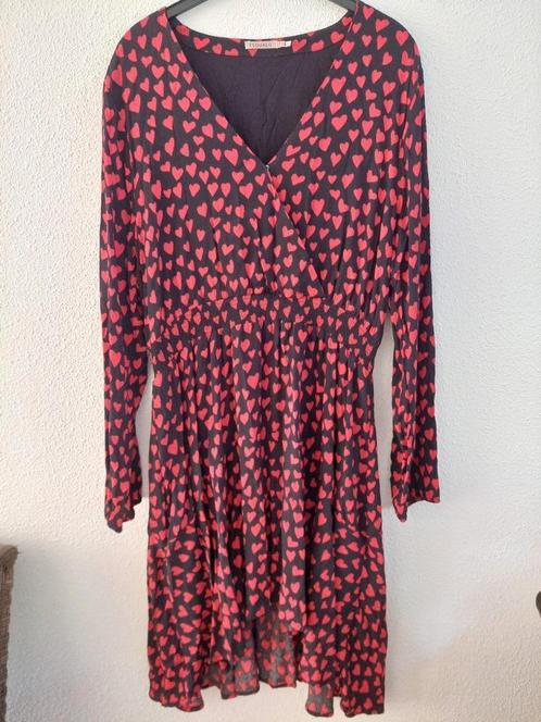 Jurk onderde kniel.94/113cm Esqualo 46 rood/zwart 1xGedragen, Kleding | Dames, Jurken, Nieuw, Maat 46/48 (XL) of groter, Overige kleuren
