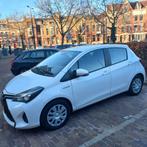 Toyota Yaris 1.5 | Full Hybrid | 5DRS | 2015 Wit, Auto's, Toyota, Euro 5, 4 cilinders, Origineel Nederlands, Grijs