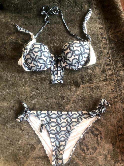 VALERY PRESTIGE bikini blauw/wit cup 80B broekje M, Kleding | Dames, Sportkleding, Zo goed als nieuw, Overige typen, Maat 38/40 (M)