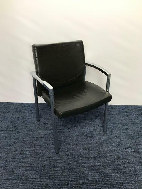 4 x Leren vergaderstoel met chrome vierpoot, Huis en Inrichting, Stoelen, Gebruikt, Vier, Leer, Zwart, Ophalen