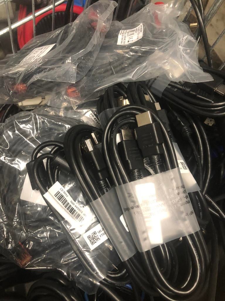 Computer kabels, Computers en Software, Pc- en Netwerkkabels, Ophalen of Verzenden, Zo goed als nieuw