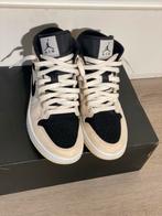 Air Jordan 1 Mid Barely Orange, Kleding | Dames, Schoenen, Ophalen of Verzenden, Zo goed als nieuw, Zwart, Sneakers of Gympen
