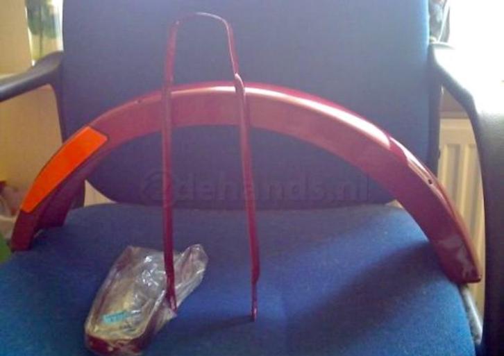 Nieuw spatbordsetje voor een Tomosbrommer twv € 62,-, Fietsen en Brommers, Brommeronderdelen | Algemeen, Nieuw, Overige typen