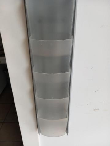 folder houder beschikbaar voor biedingen