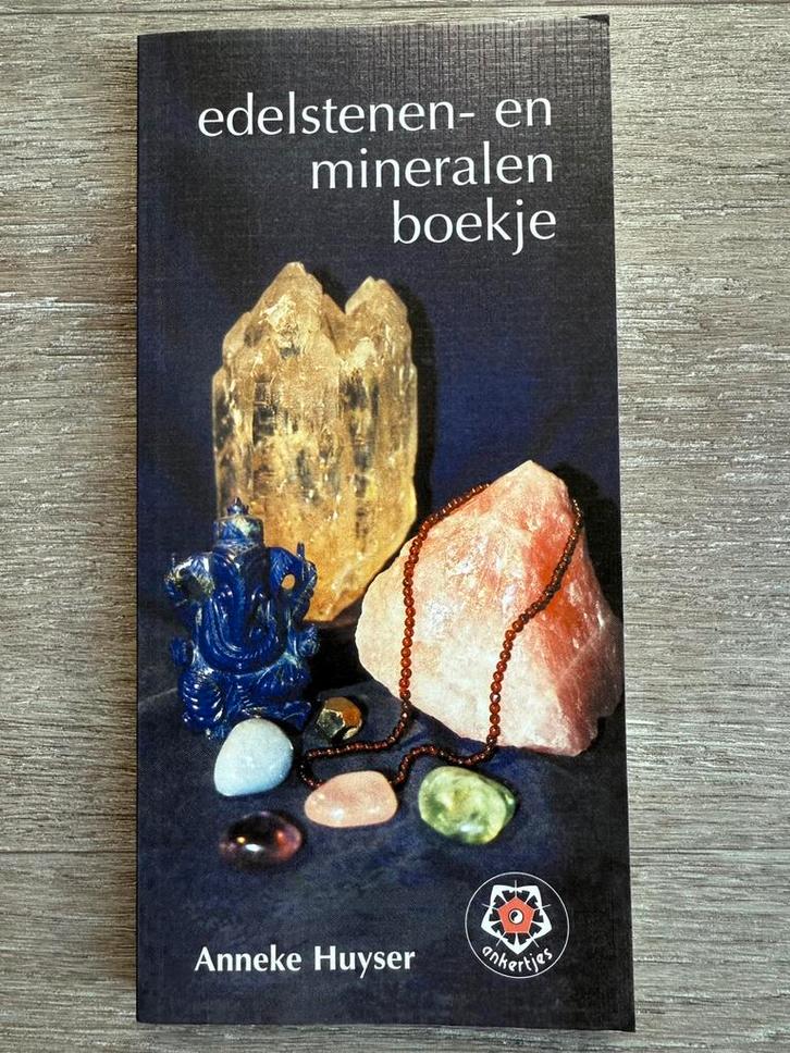 Anneke Huyser - Edelstenen- en mineralen boekje, Boeken, Esoterie en Spiritualiteit, Zo goed als nieuw, Overige onderwerpen, Ophalen of Verzenden