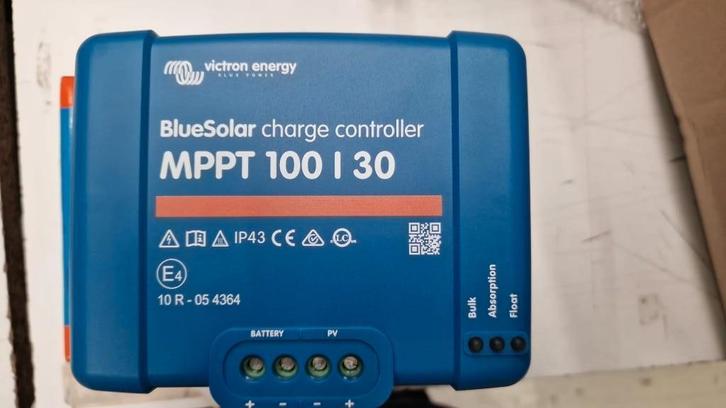 Victron Blue Solar MPPT 100/30 Laadregelaar, Caravans en Kamperen, Camper-accessoires, Gebruikt, Ophalen of Verzenden