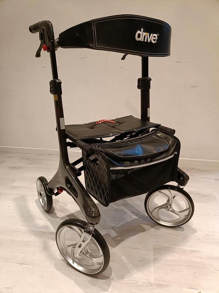Drive Nitro Carbon Medium rollator incl Servicebeurt ZGAN, Diversen, Rollators, Zo goed als nieuw, Lichtgewicht, Opvouwbaar, Ophalen of Verzenden