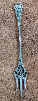 Antieke zilveren cakeprikker met roos, Ophalen of Verzenden