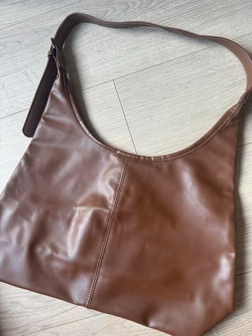 Bruine Schoudertas beschikbaar voor biedingen