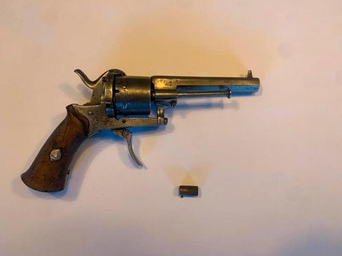 Vrijgesteld 7mm penvuur revolver, Antiek en Kunst, Antiek | Overige Antiek, Ophalen of Verzenden